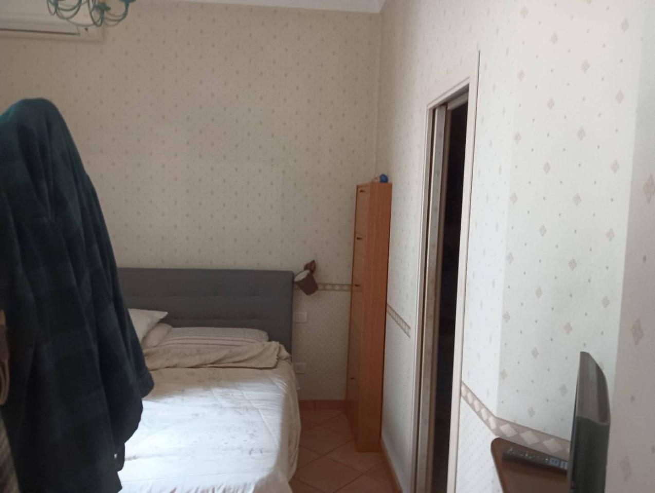 appartamento in vendita a Napoli in zona Chiaia