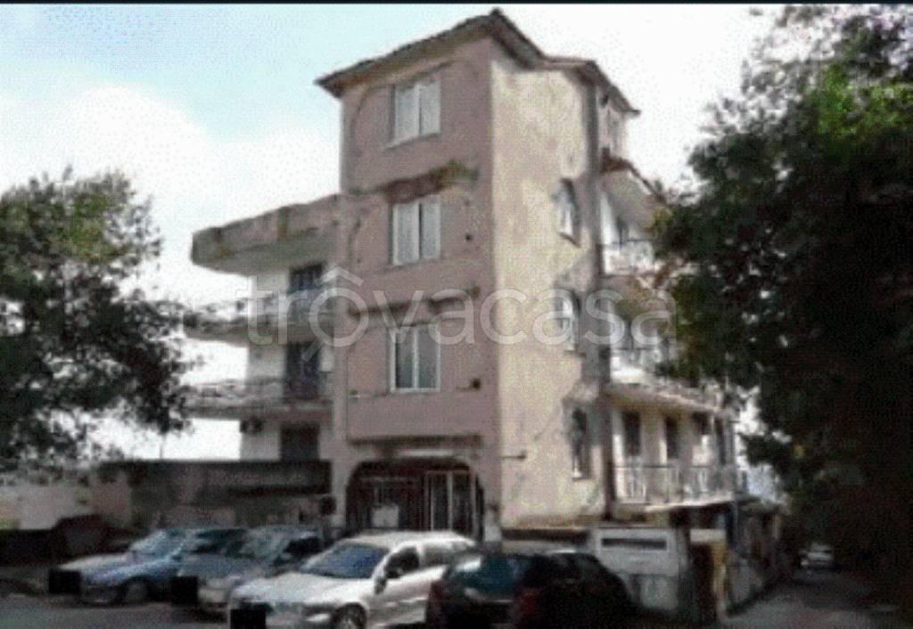 appartamento in vendita a Napoli in zona Pianura