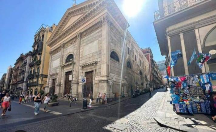 appartamento in vendita a Napoli in zona Pendino / San Giuseppe