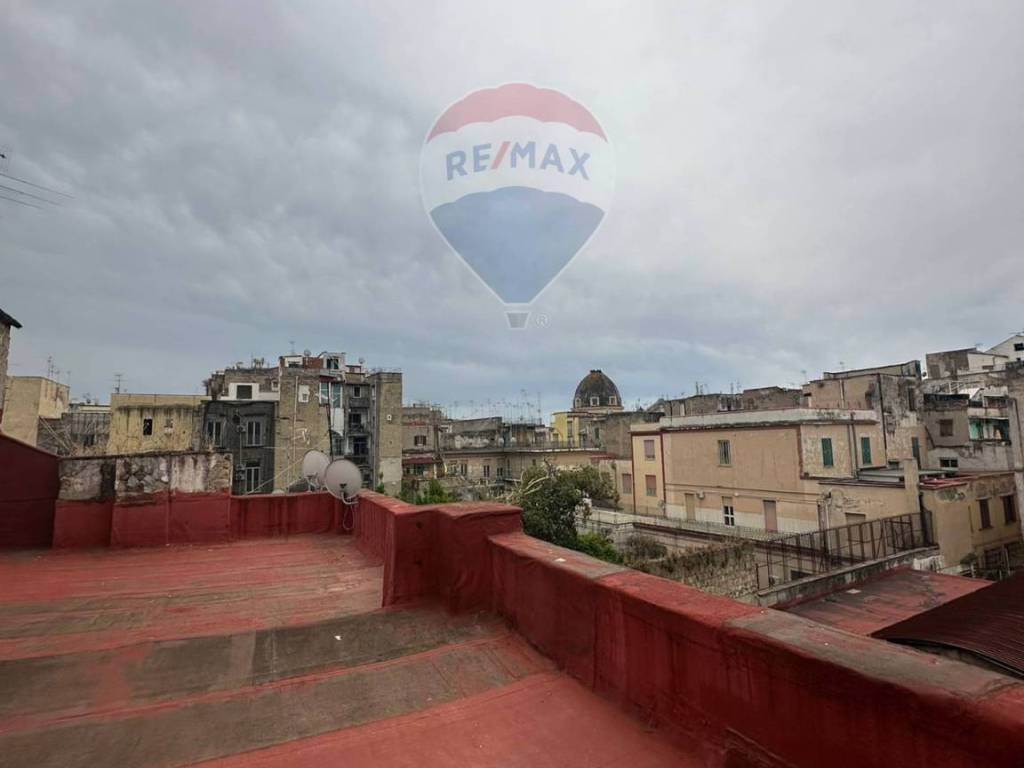 appartamento in vendita a Napoli in zona San Lorenzo