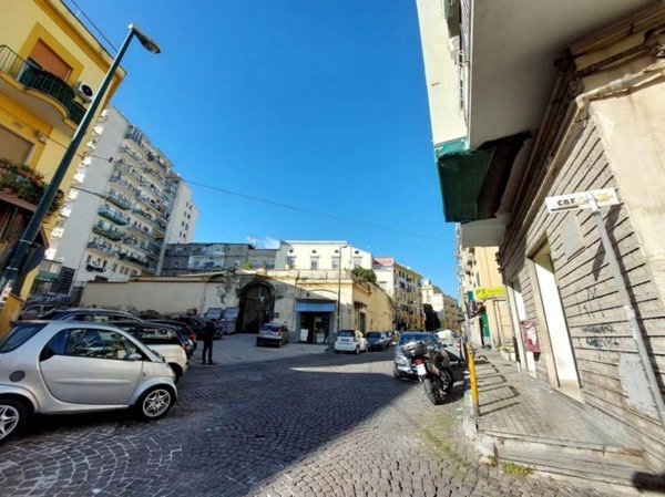 appartamento in vendita a Napoli in zona Stella