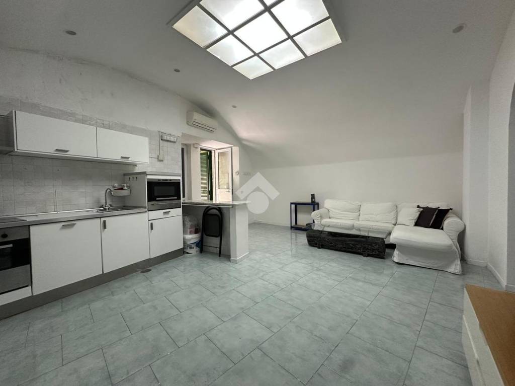 appartamento in vendita a Napoli in zona San Ferdinando