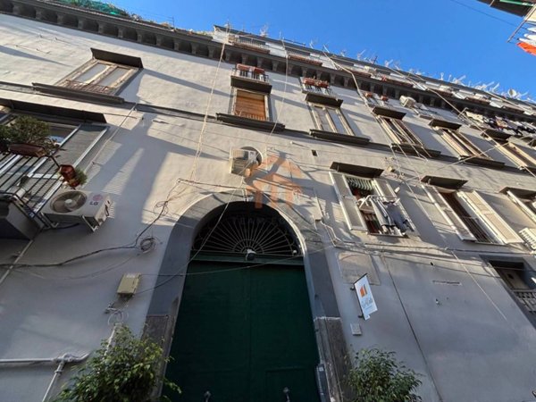 appartamento in vendita a Napoli in zona Chiaia