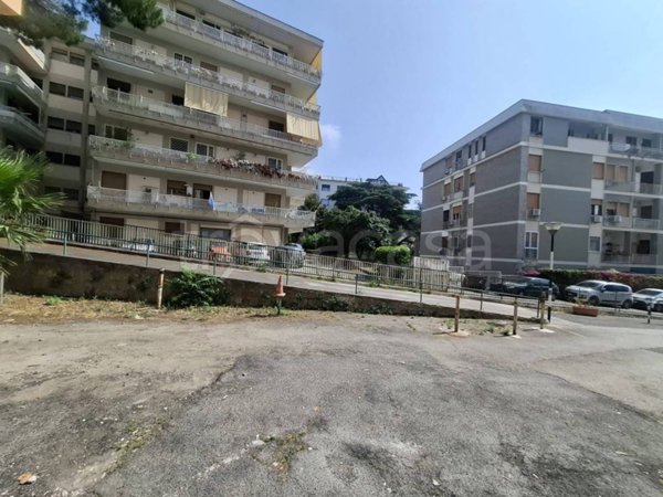 negozio in vendita a Napoli in zona Posillipo