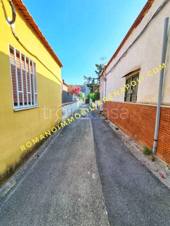appartamento in vendita a Napoli in zona Bagnoli