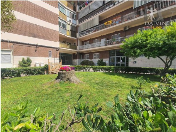 appartamento in vendita a Napoli in zona Fuorigrotta