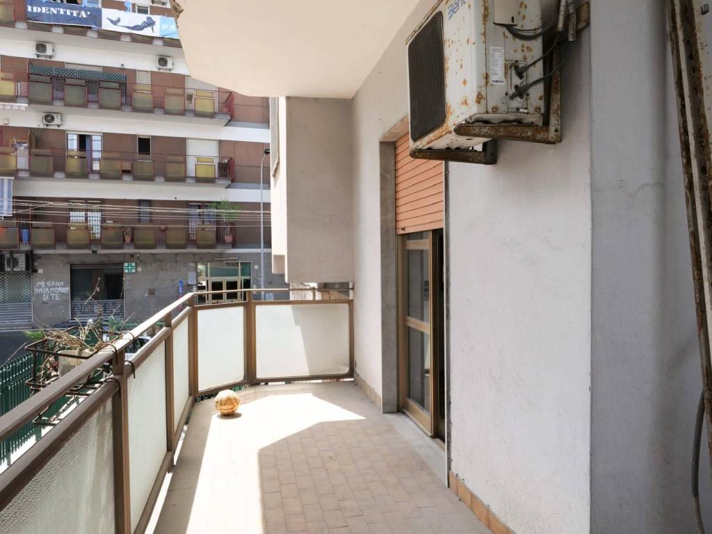 appartamento in vendita a Napoli in zona San Giovanni a Teduccio