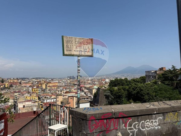 appartamento in vendita a Napoli in zona Montecalvario