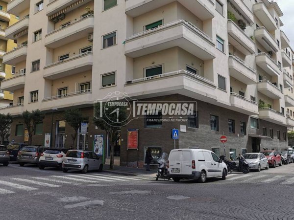 negozio in vendita a Napoli in zona Chiaia