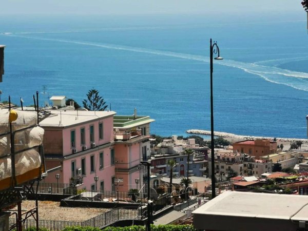 appartamento in vendita a Napoli in zona Vomero