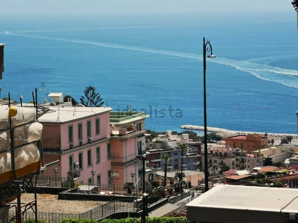 appartamento in vendita a Napoli in zona Vomero