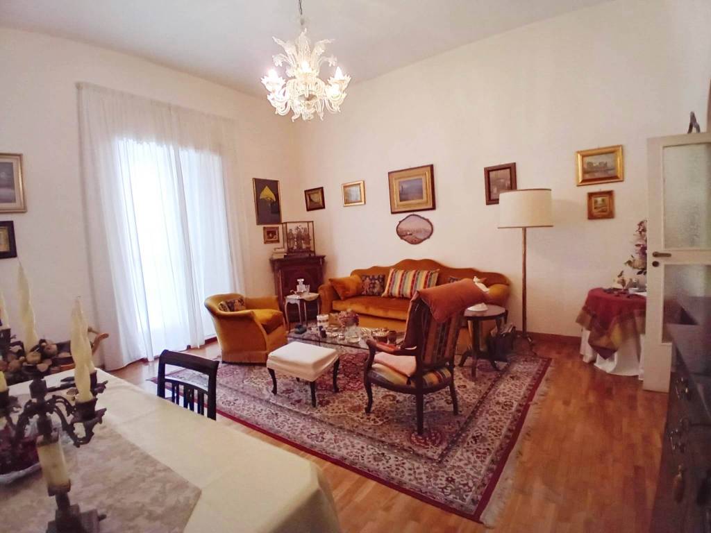 appartamento in vendita a Napoli