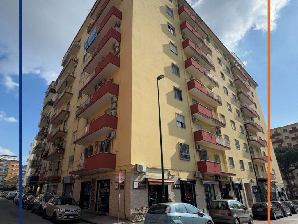 appartamento in vendita a Napoli in zona Fuorigrotta