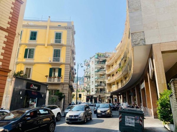 negozio in vendita a Napoli in zona Chiaia