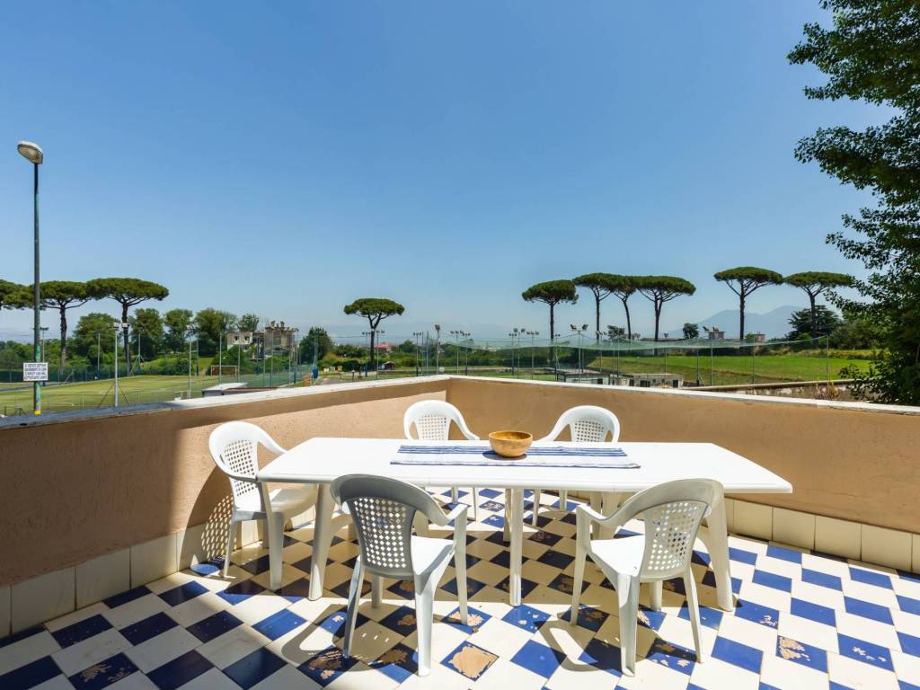 appartamento in vendita a Napoli in zona Capodimonte / Colli Aminei
