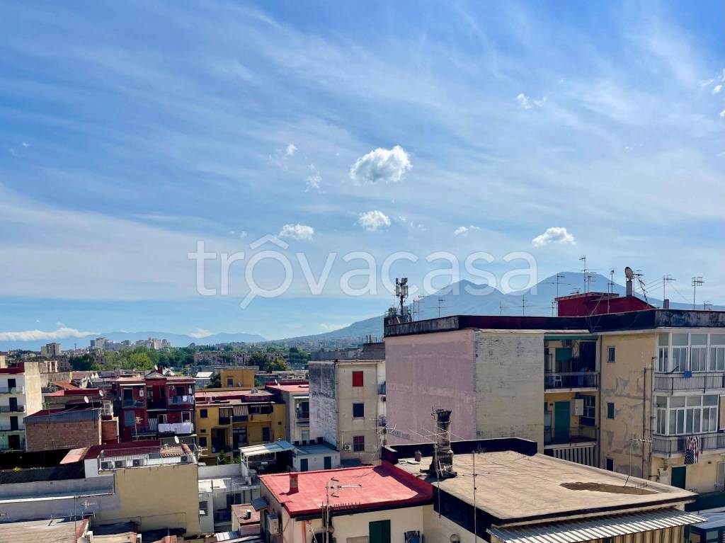 appartamento in vendita a Napoli in zona Barra