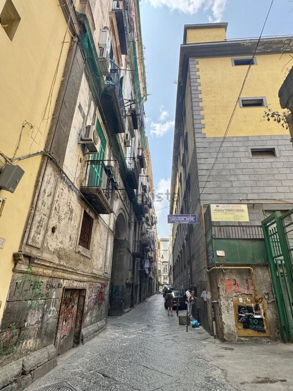 appartamento in vendita a Napoli in zona Mercato