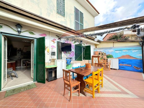 casa indipendente in vendita a Napoli in zona Pianura