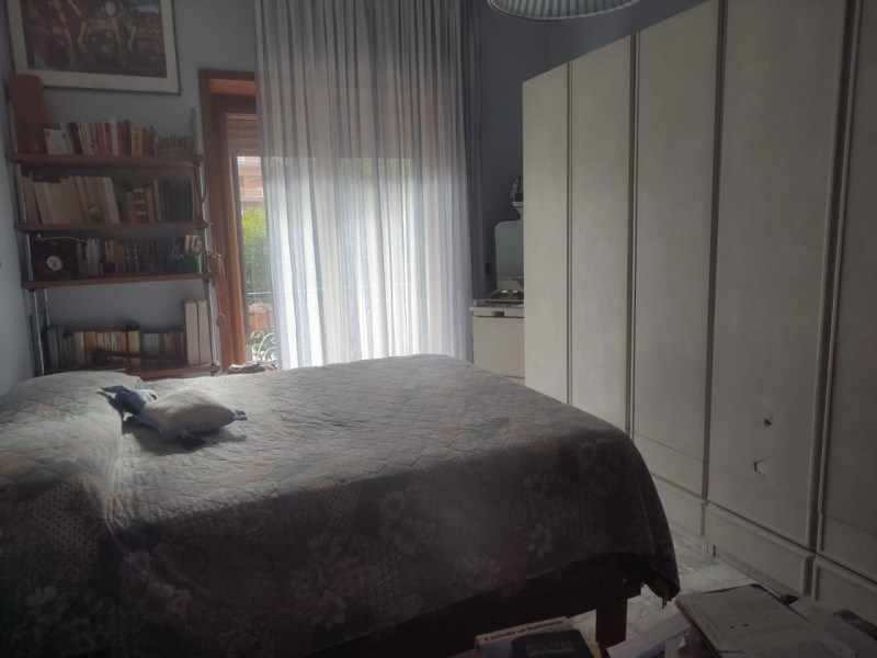 appartamento in vendita a Napoli in zona Chiaia