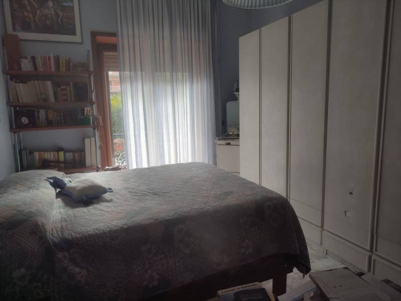 appartamento in vendita a Napoli in zona Chiaia