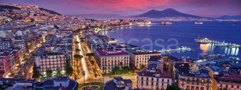 negozio in vendita a Napoli in zona Stella