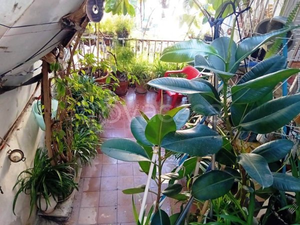 appartamento in vendita a Napoli in zona Chiaia
