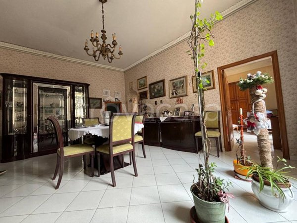 appartamento in vendita a Napoli in zona Chiaia