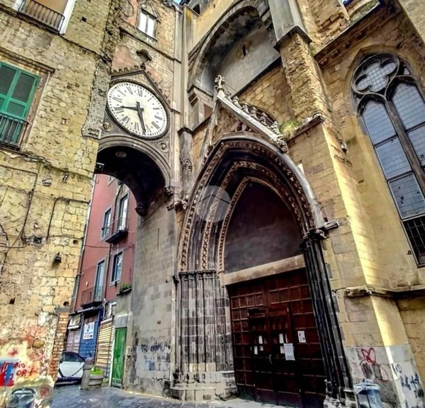 appartamento in vendita a Napoli in zona Mercato