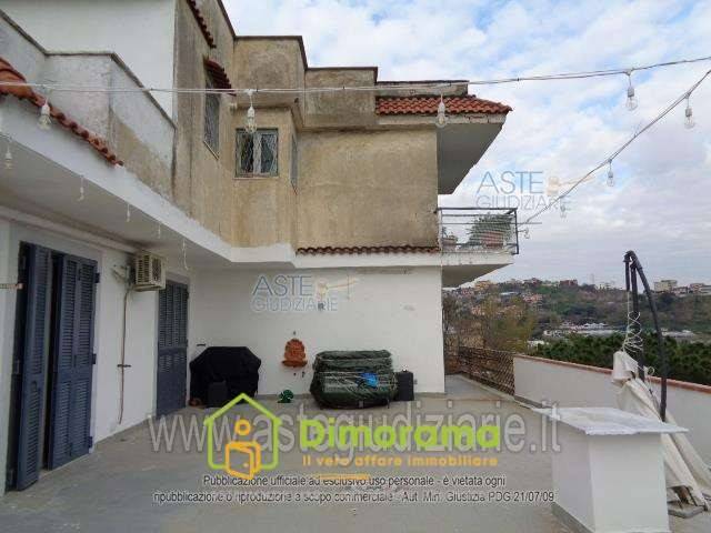 appartamento in vendita a Napoli in zona Pianura