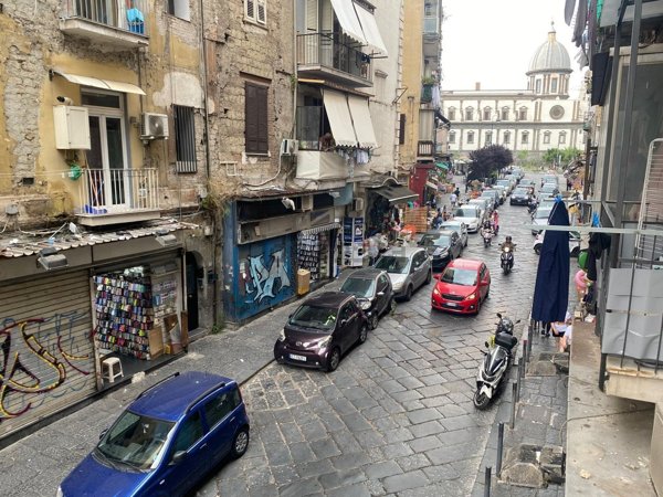appartamento in vendita a Napoli in zona San Lorenzo