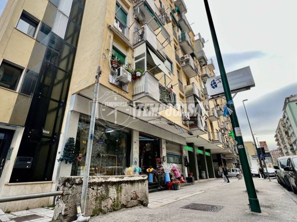 appartamento in vendita a Napoli in zona Fuorigrotta