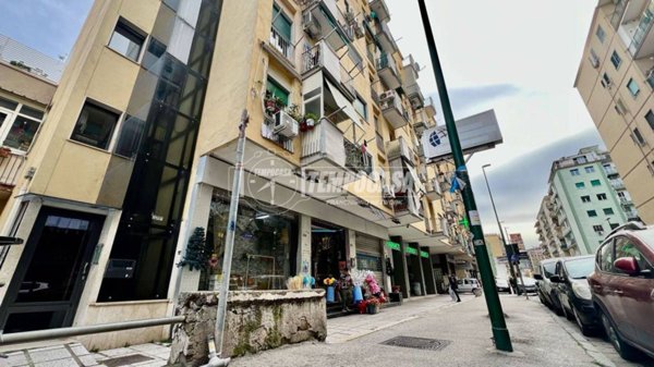 appartamento in vendita a Napoli in zona Fuorigrotta