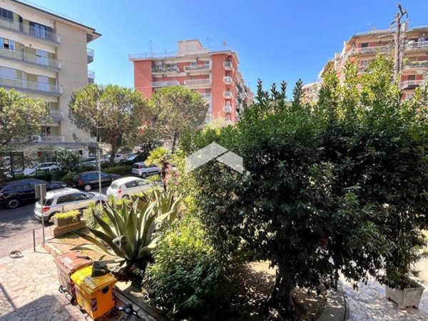appartamento in vendita a Napoli in zona Capodimonte / Colli Aminei