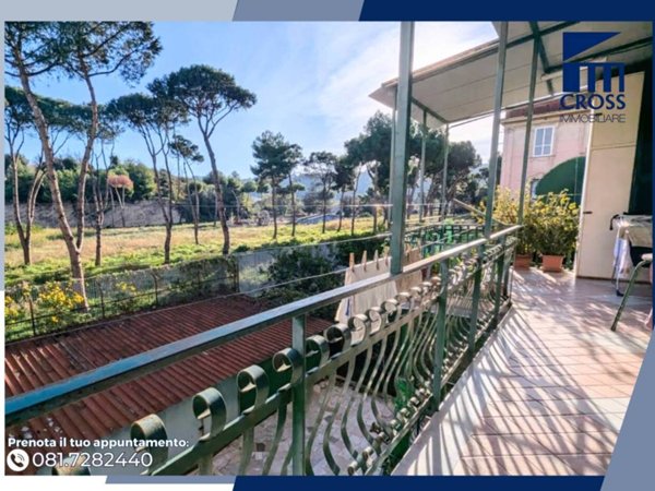 appartamento in vendita a Napoli in zona Bagnoli