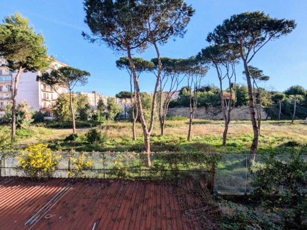 appartamento in vendita a Napoli in zona Bagnoli