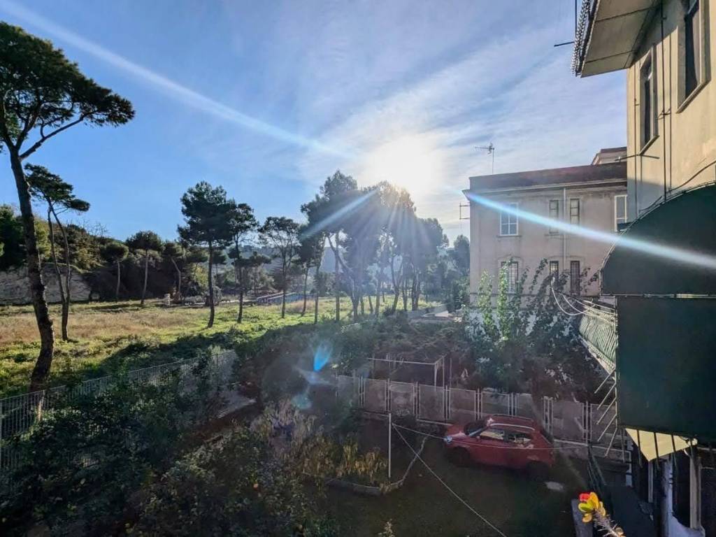 appartamento in vendita a Napoli in zona Bagnoli