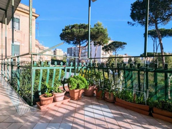 appartamento in vendita a Napoli in zona Bagnoli