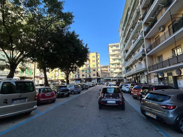 appartamento in vendita a Napoli in zona Fuorigrotta