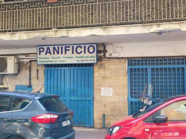 negozio in vendita a Napoli in zona Scampia