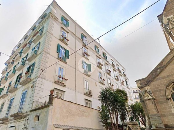 appartamento in vendita a Napoli in zona Chiaia