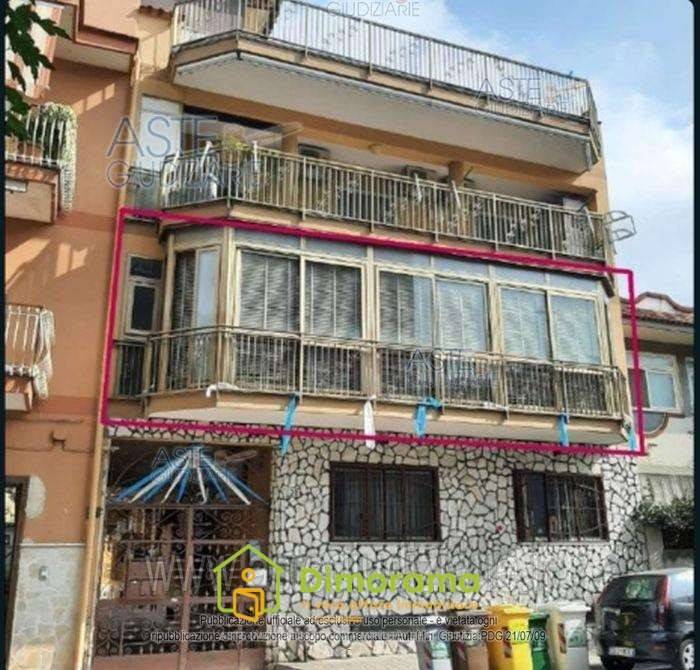 appartamento in vendita a Napoli in zona Barra
