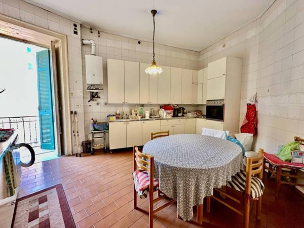 appartamento in vendita a Napoli in zona Arenella