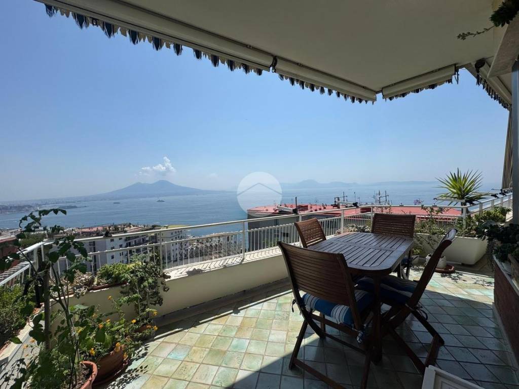 appartamento in vendita a Napoli in zona Posillipo