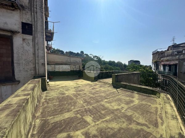 appartamento in vendita a Napoli in zona San Carlo all'Arena