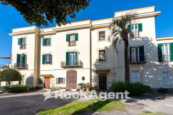 appartamento in vendita a Napoli in zona Posillipo