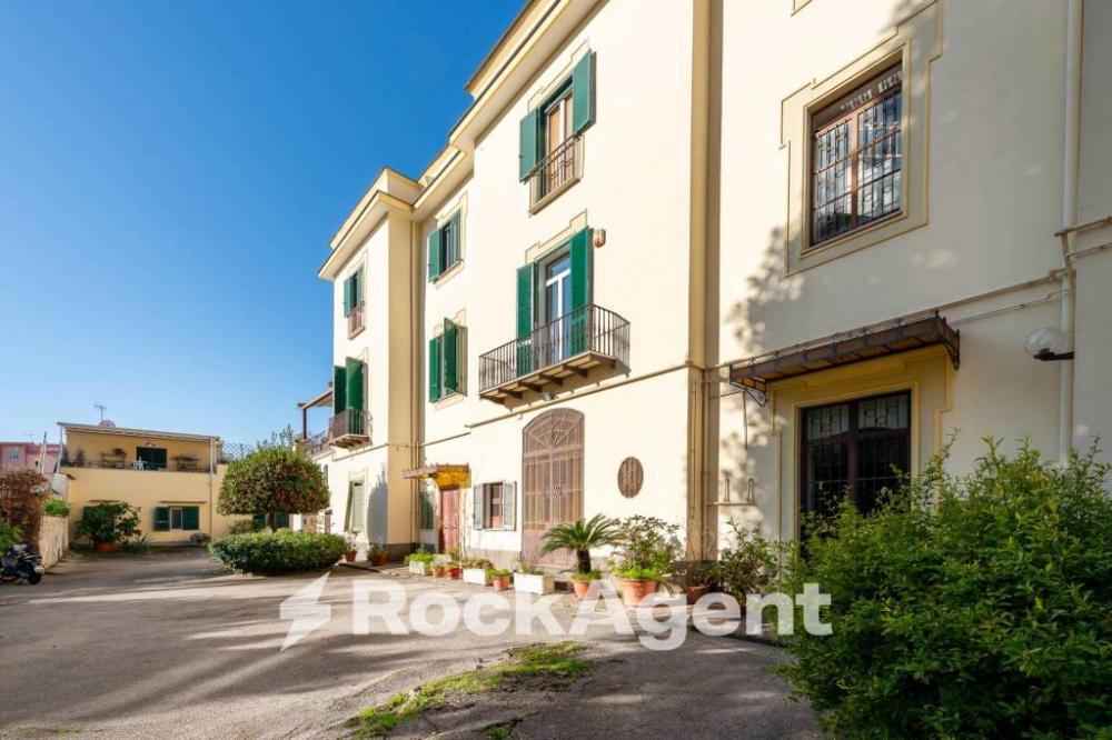 appartamento in vendita a Napoli in zona Posillipo