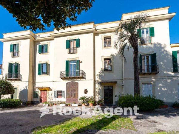 appartamento in vendita a Napoli in zona Posillipo