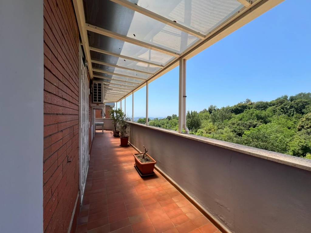 appartamento in vendita a Napoli in zona Arenella