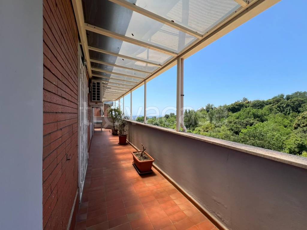 appartamento in vendita a Napoli in zona Arenella