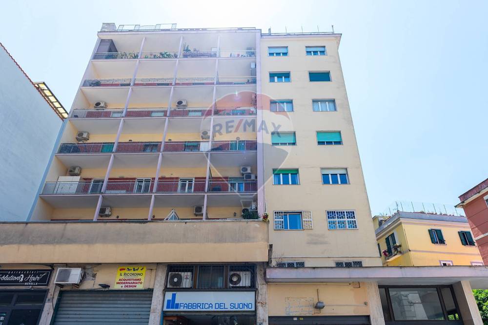 appartamento in vendita a Napoli in zona Vomero